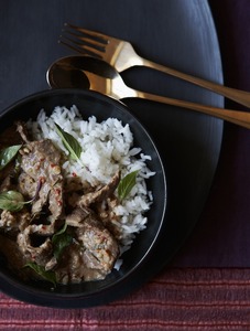Food styling: Beef Panang 130