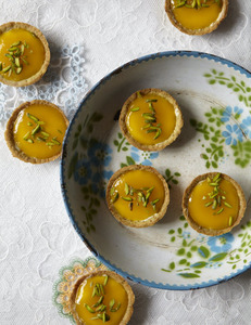 Food styling: P Istachio&mango Cups